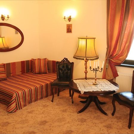 Conacul Bratescu Hotel Bran  Luaran gambar