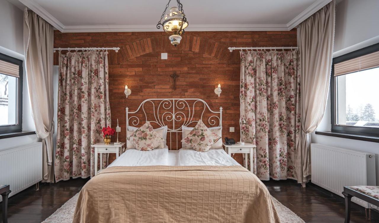 Conacul Bratescu Hotel Bran  Luaran gambar
