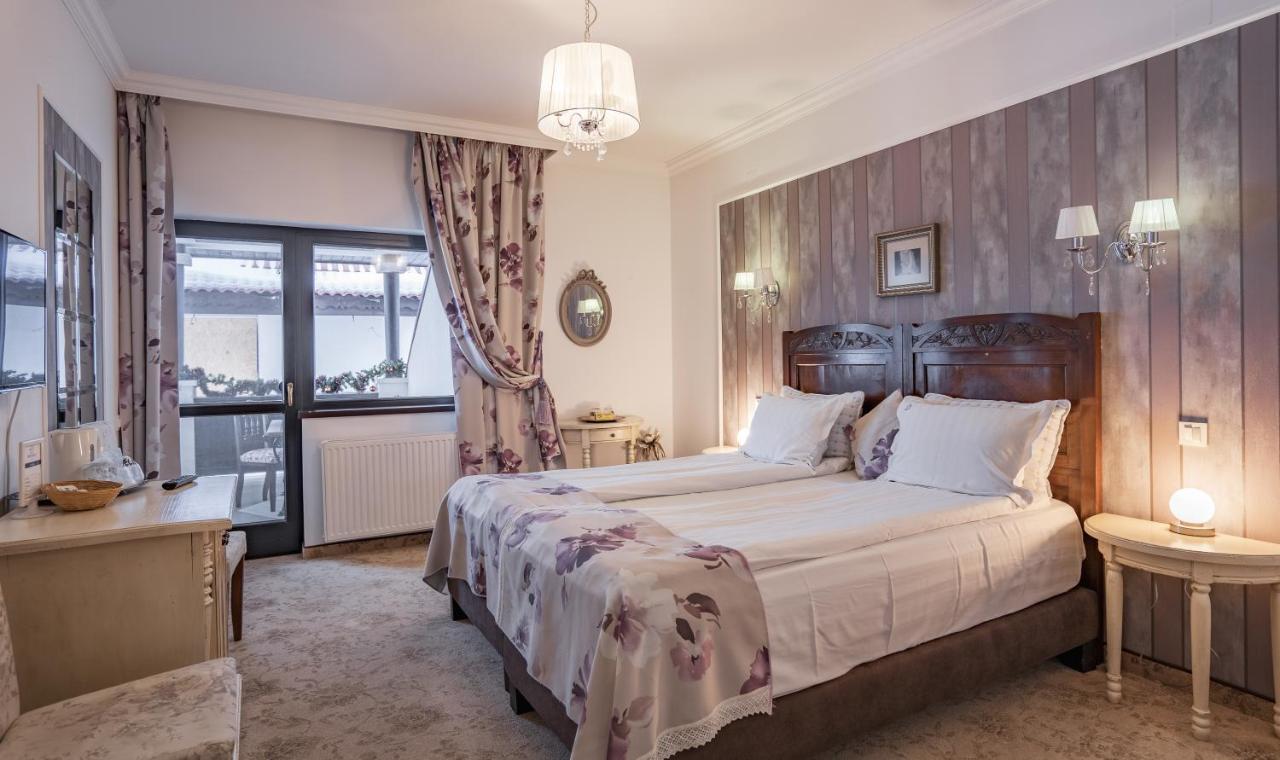 Conacul Bratescu Hotel Bran  Luaran gambar