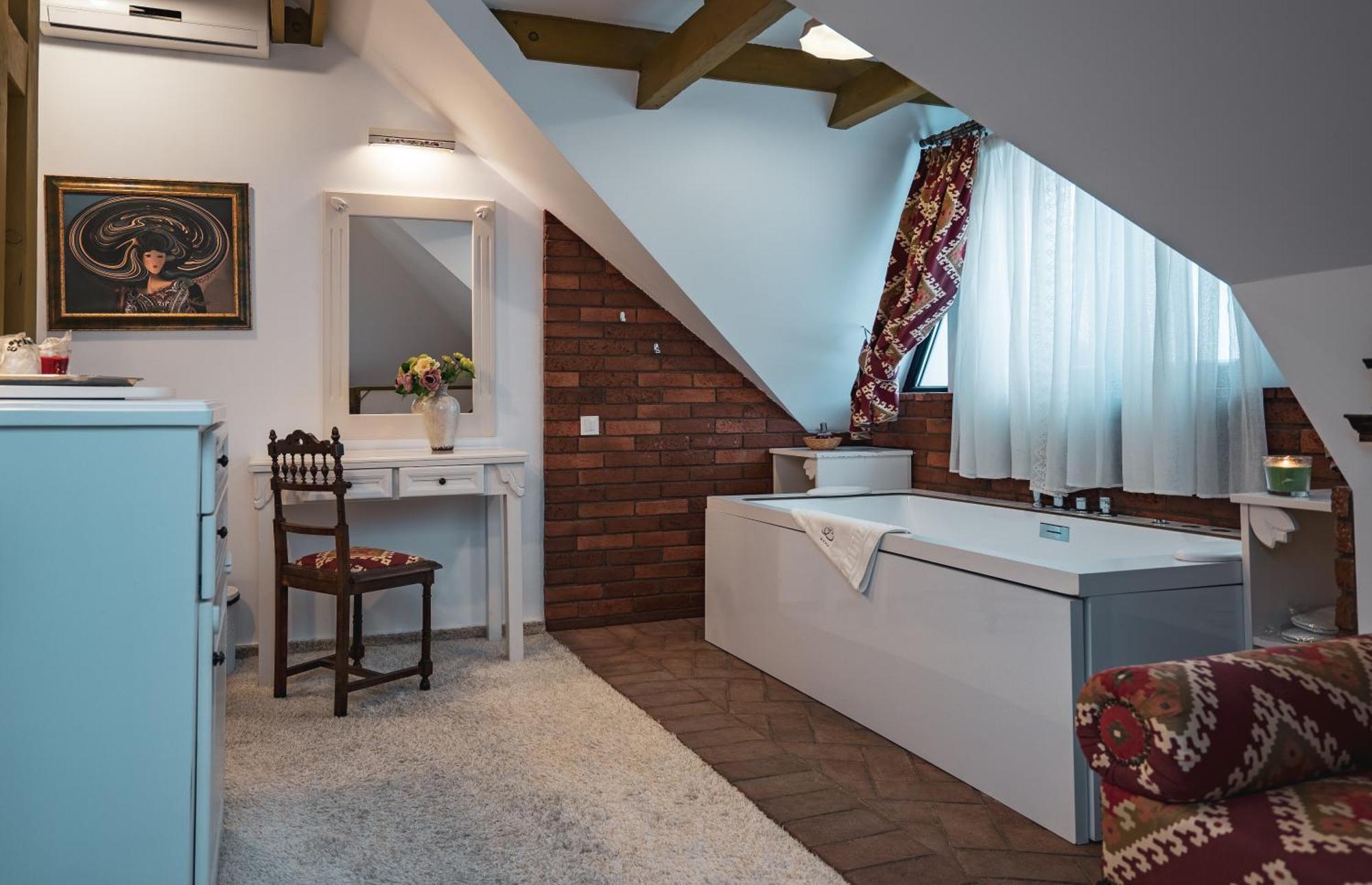 Conacul Bratescu Hotel Bran  Luaran gambar