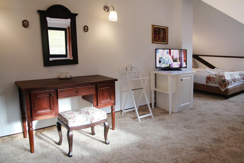 Conacul Bratescu Hotel Bran  Bilik gambar