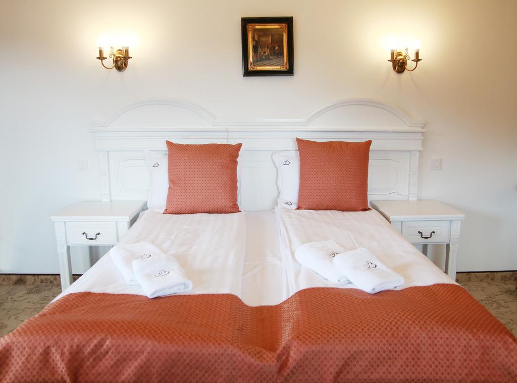 Conacul Bratescu Hotel Bran  Bilik gambar