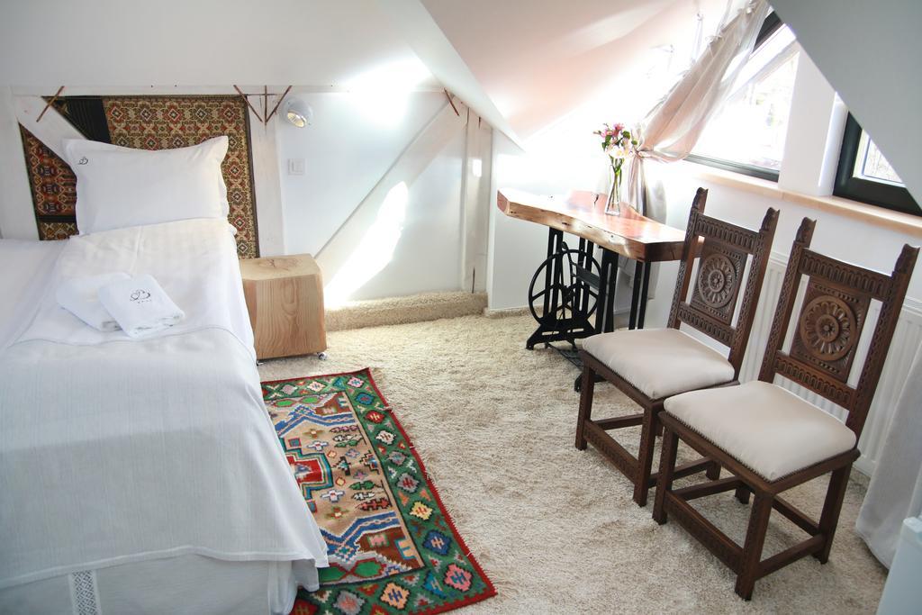 Conacul Bratescu Hotel Bran  Bilik gambar