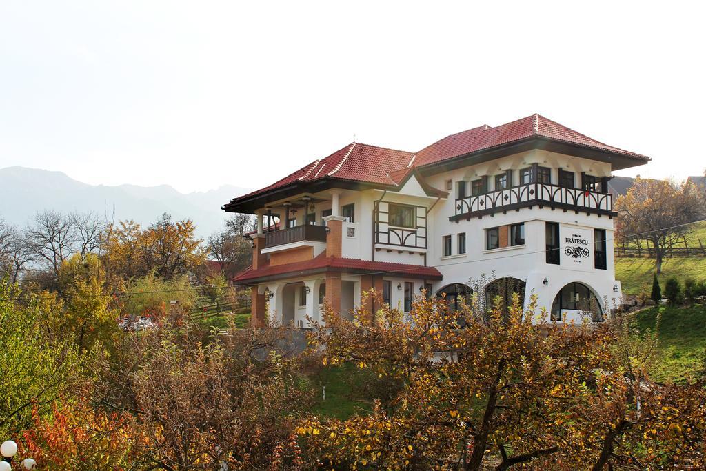 Conacul Bratescu Hotel Bran  Luaran gambar