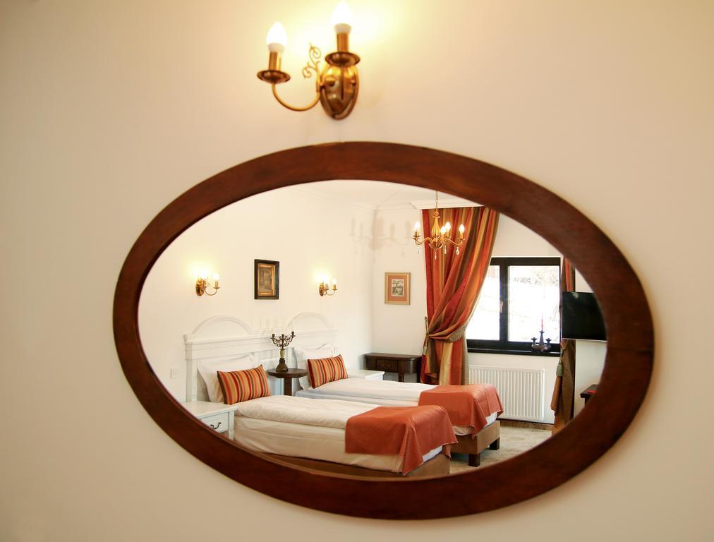 Conacul Bratescu Hotel Bran  Bilik gambar