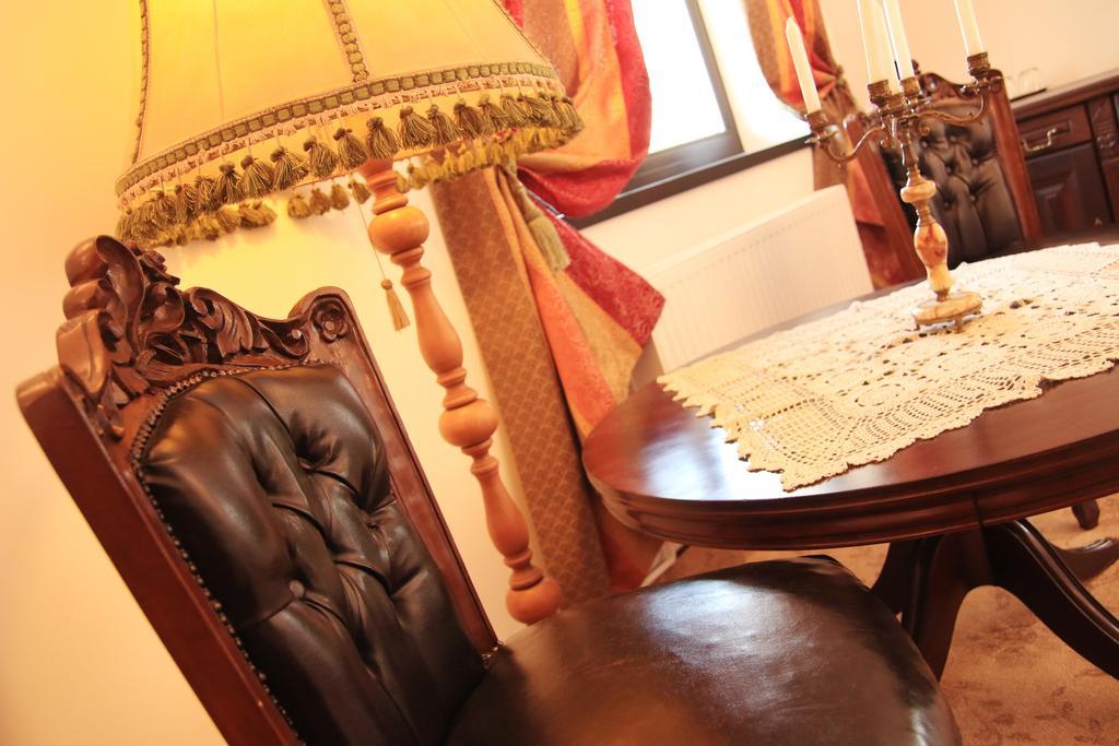 Conacul Bratescu Hotel Bran  Luaran gambar