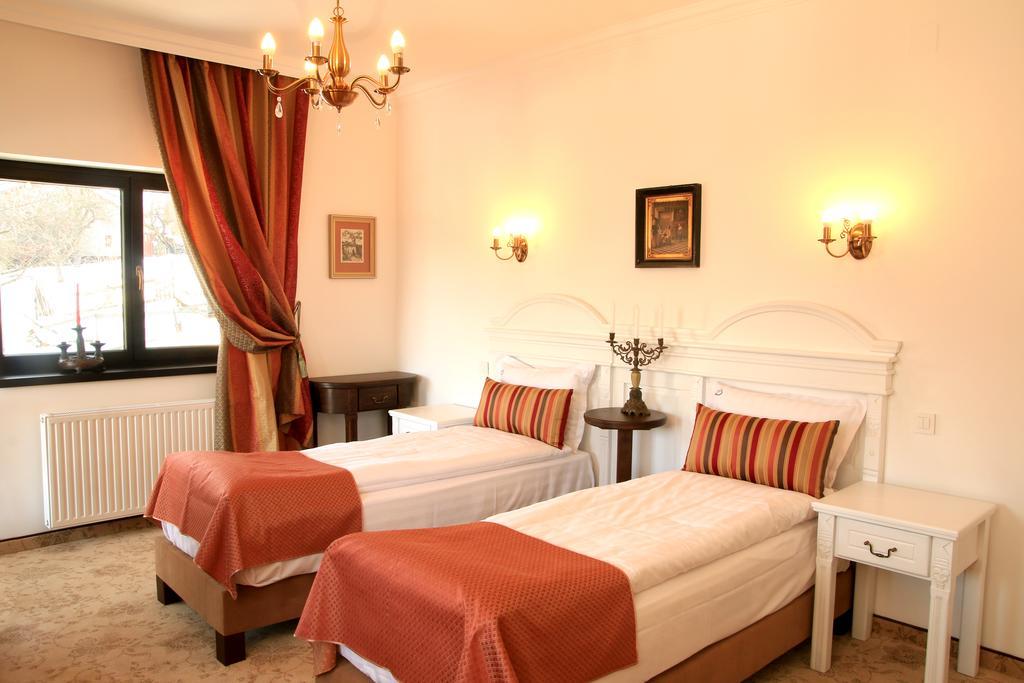 Conacul Bratescu Hotel Bran  Bilik gambar