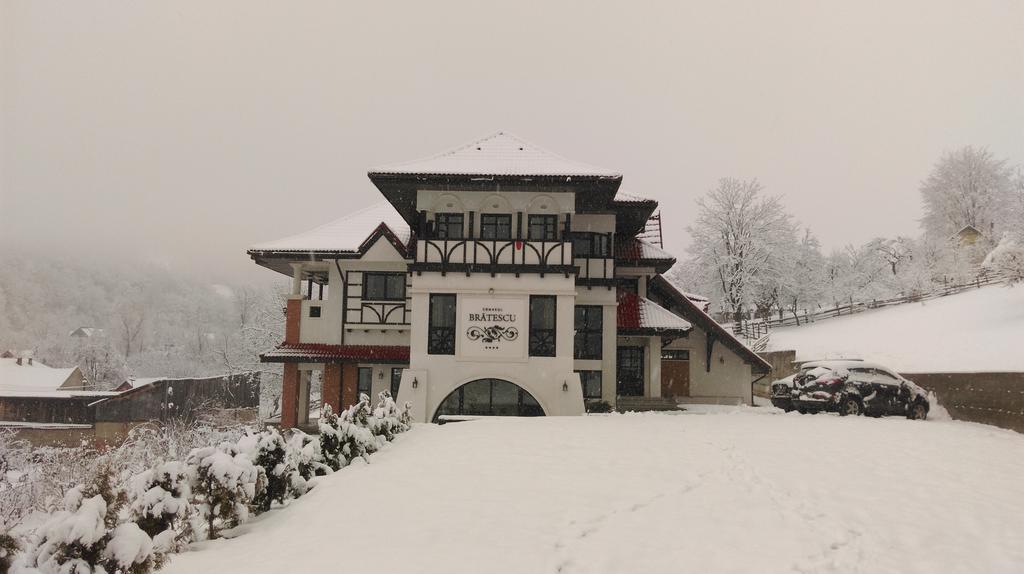 Conacul Bratescu Hotel Bran  Luaran gambar