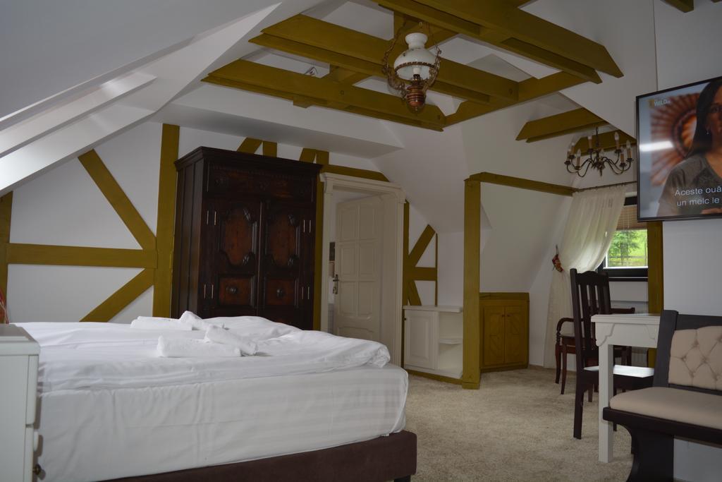Conacul Bratescu Hotel Bran  Luaran gambar