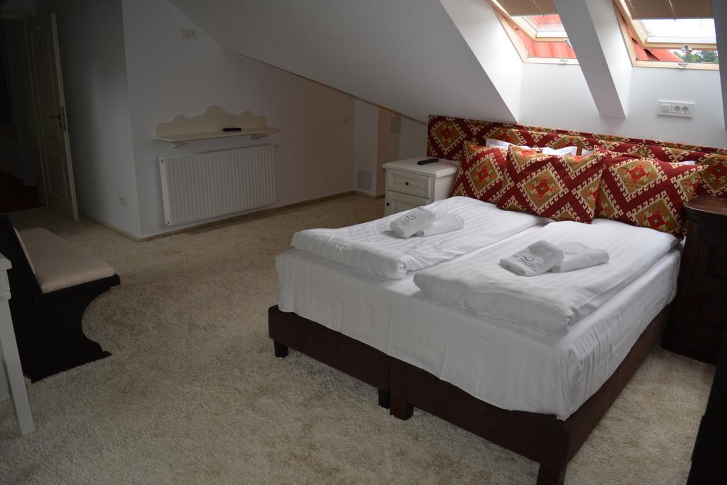 Conacul Bratescu Hotel Bran  Luaran gambar
