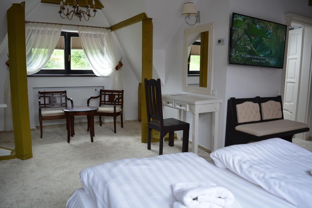 Conacul Bratescu Hotel Bran  Luaran gambar