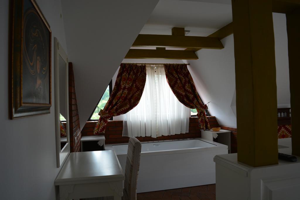 Conacul Bratescu Hotel Bran  Luaran gambar