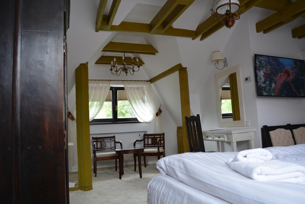 Conacul Bratescu Hotel Bran  Luaran gambar