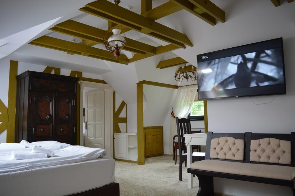 Conacul Bratescu Hotel Bran  Luaran gambar
